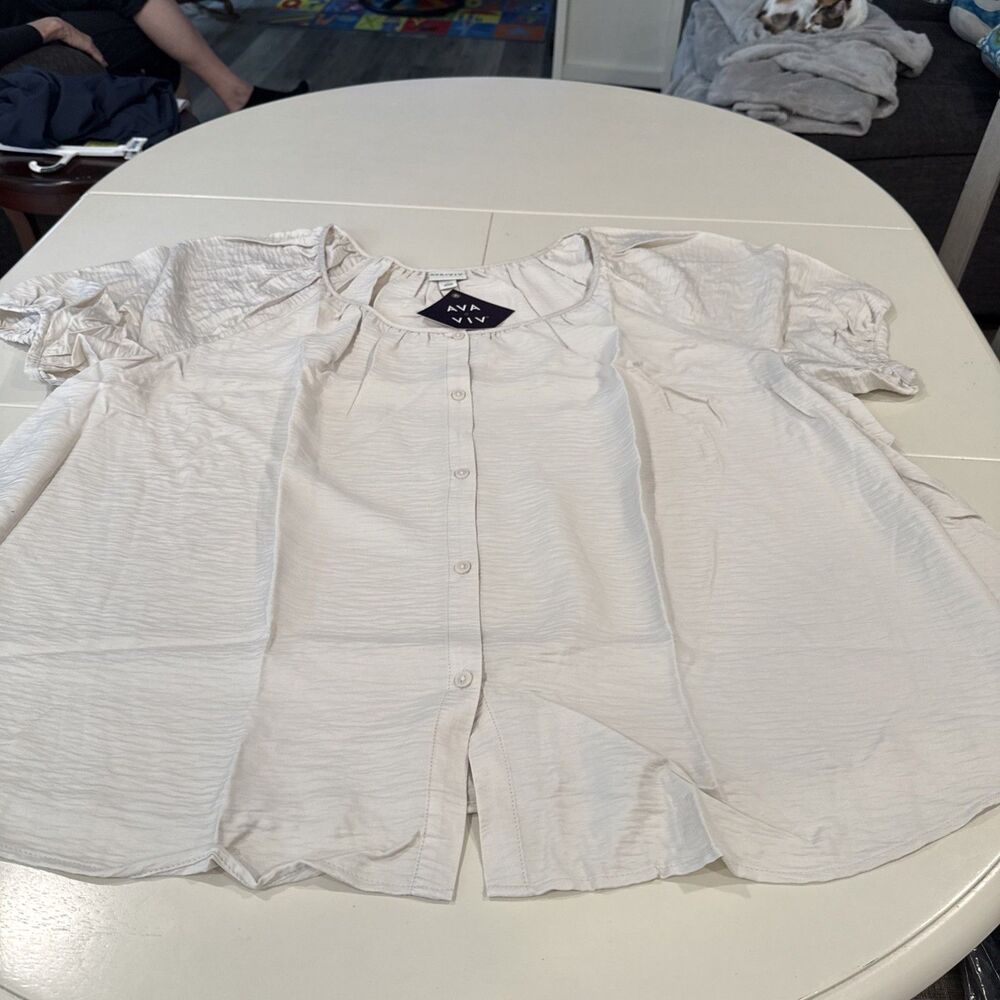 NWT Ava & Viv Puff Elbow Short Sleeve Button Front Top Cream Sz: 4X